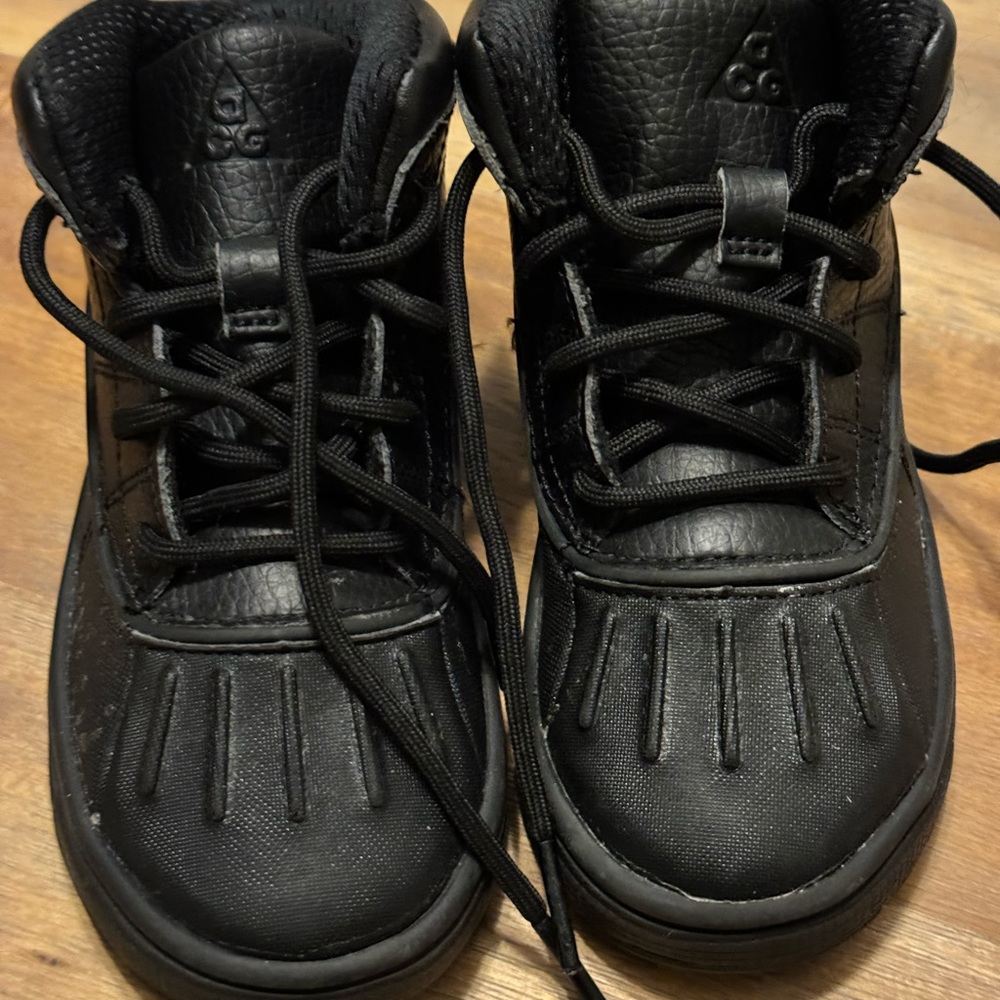Nike Woodside boots 🥾